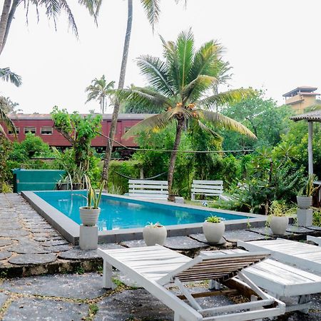 米迪加马东Asanka Surf House & Resturant住宿加早餐旅馆 外观 照片
